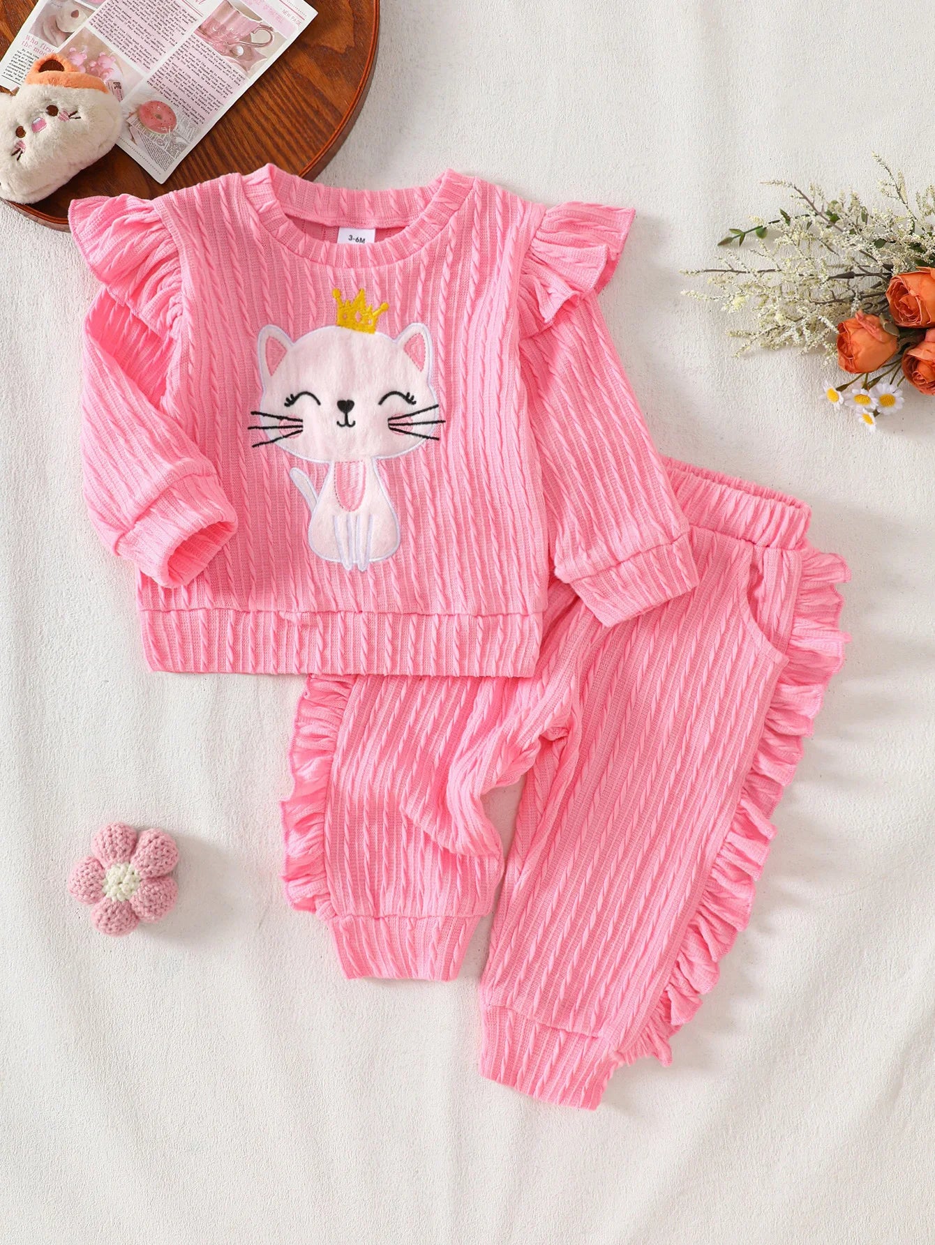 Baby Girl Soft Knit Fabric Set for Spring and Autumn, Pink Crown Cat Embroidery Top with Ruffled Cuffs and Pants, Outdoor Outfit